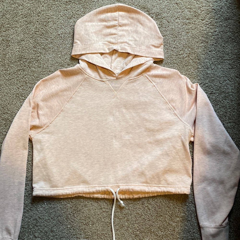 Pac Sun women’s cropped pull over. Size medium. Color is a dusty peach.